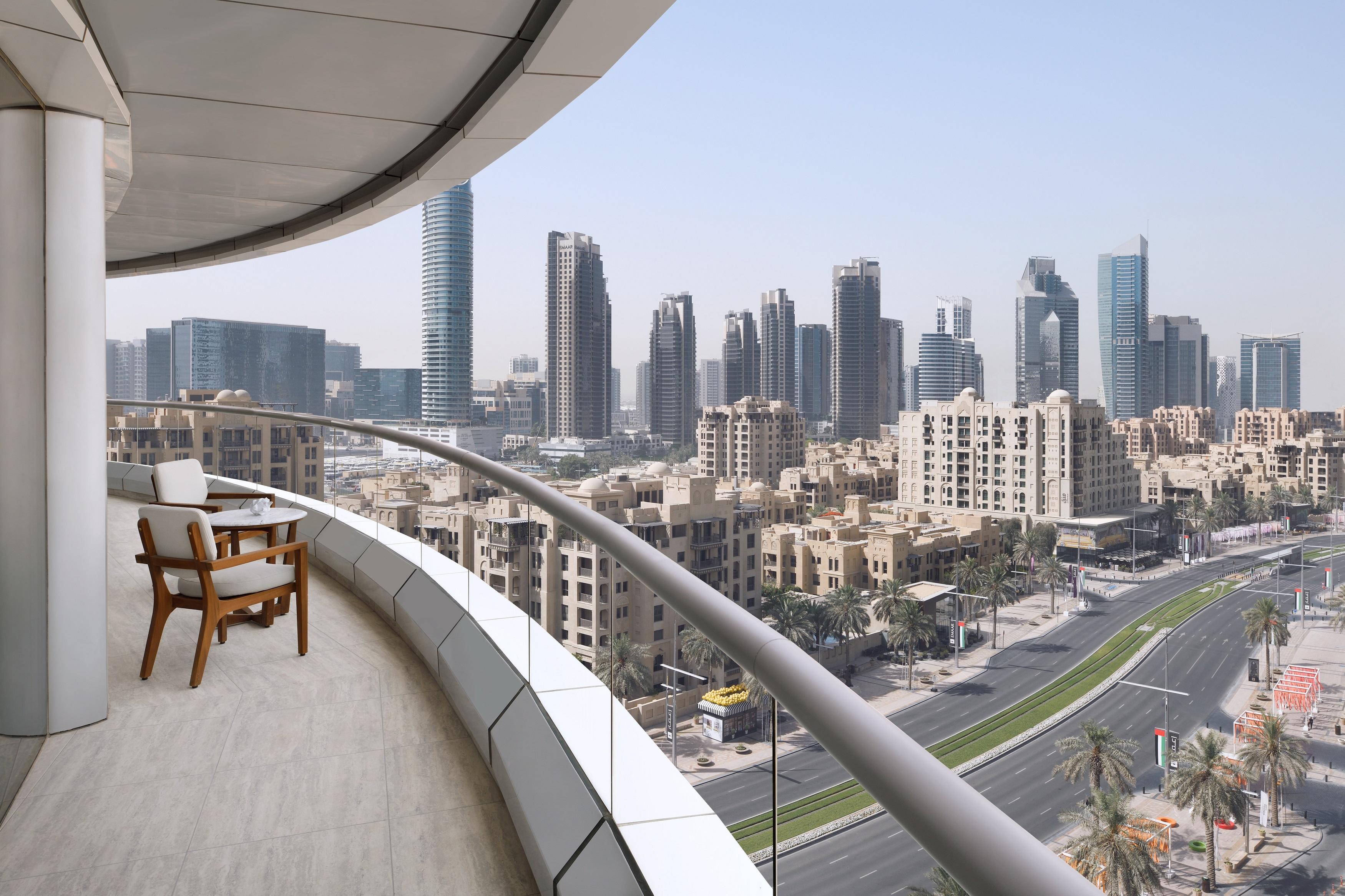 Hotel Address Downtown Dubaj Exteriér fotografie View from the balcony of a typical apartment