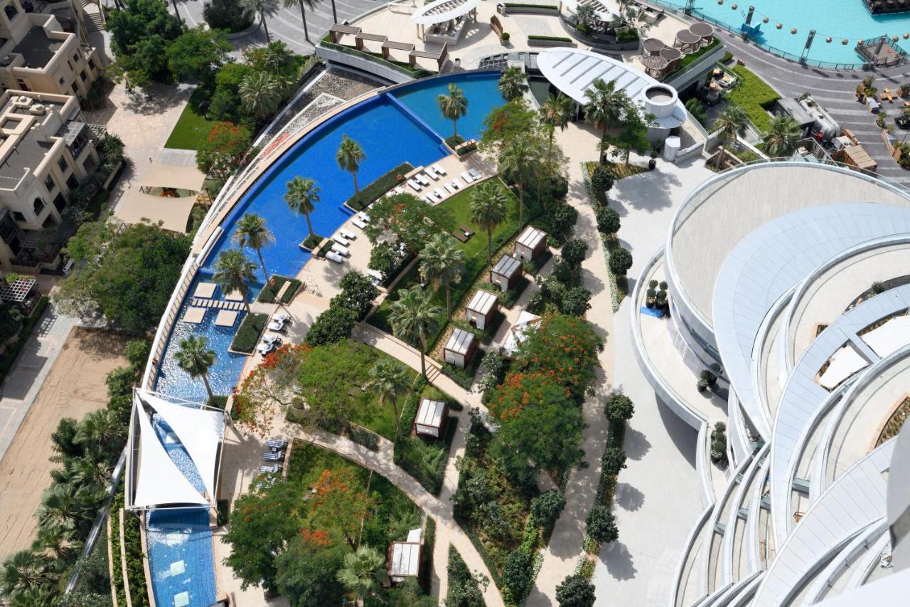 Hotel Address Downtown Dubaj Exteriér fotografie The pool deck